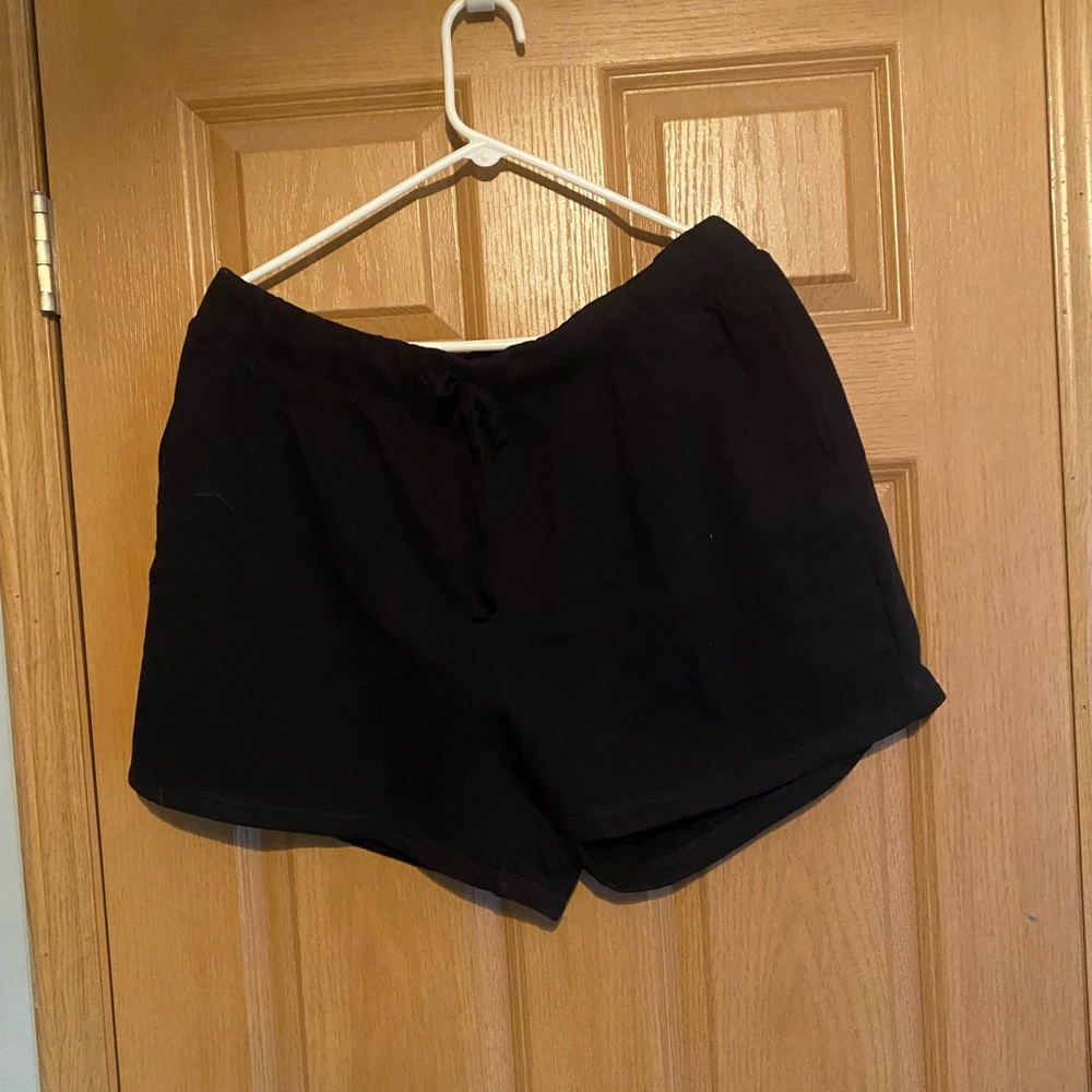 Old navy 3in vintage black jack shorts